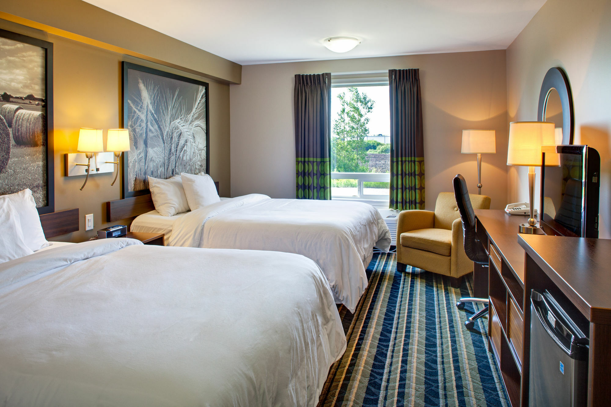 Super 8 By Wyndham Brandon Mb Motel Екстериор снимка